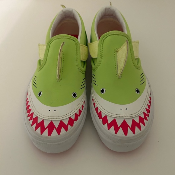 Vans Girls Slip On Sneaker‎ Shark Green and Pink Little Kid Size 3 Skater Shoes - Picture 1 of 16